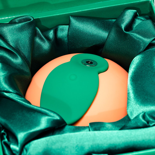 Peach buzz luxury gift-ready packaging